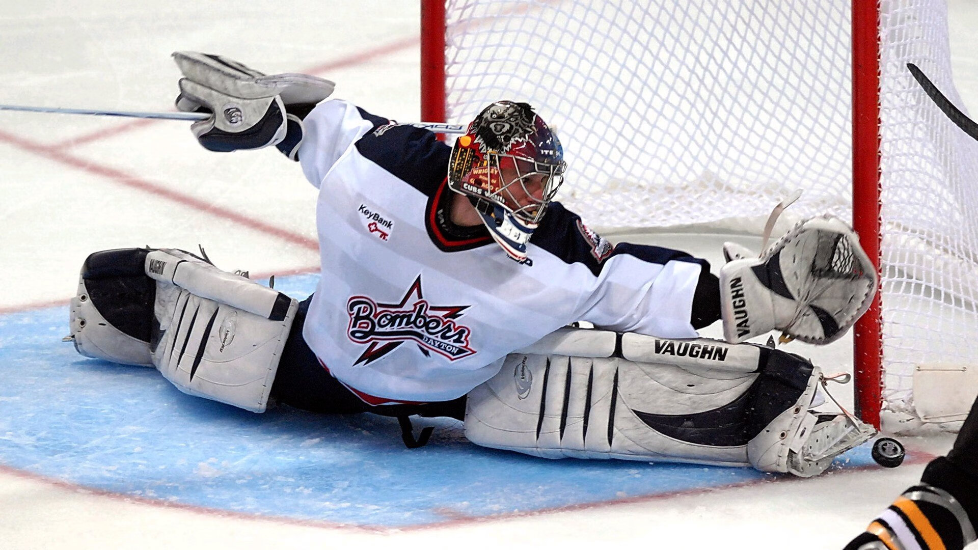 世界VR开发者大会“代码跑步机挑战” 参赛者边跑边编写简单脚本